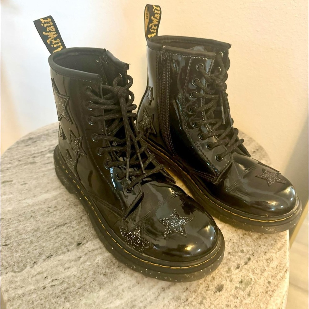 ⭐️✨ Dr. Martens Glitter Star Patent UpBoots Size 3 - {No Scratches}